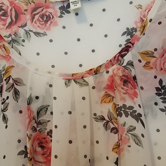 Black Rainn sheer floral top - Picture 4 of 8